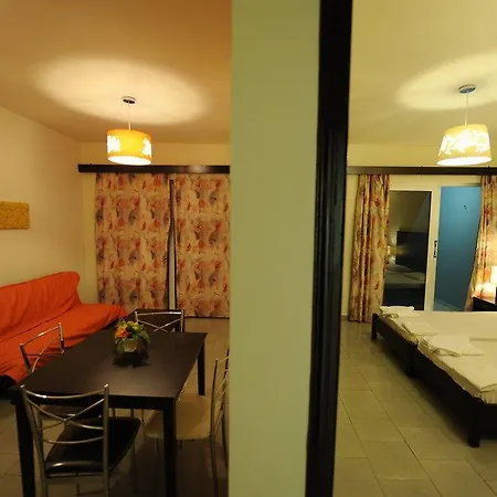 Ialysos City Hotel 伊利索斯